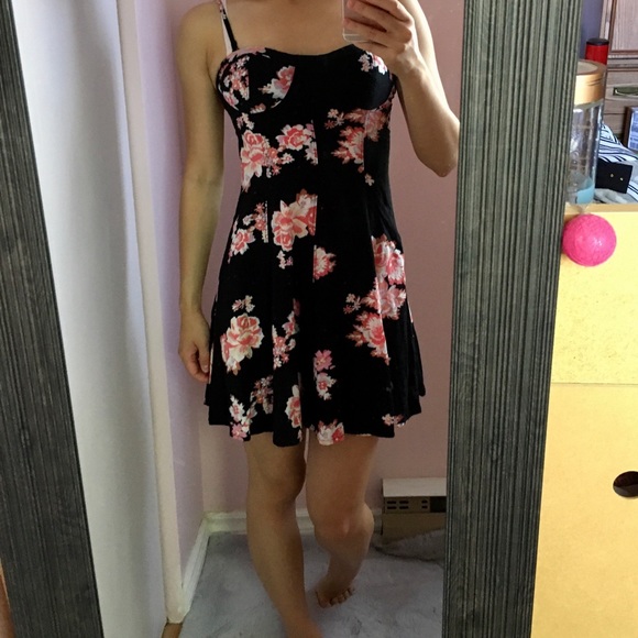 American Eagle summer floral dress - Picture 7 of 9